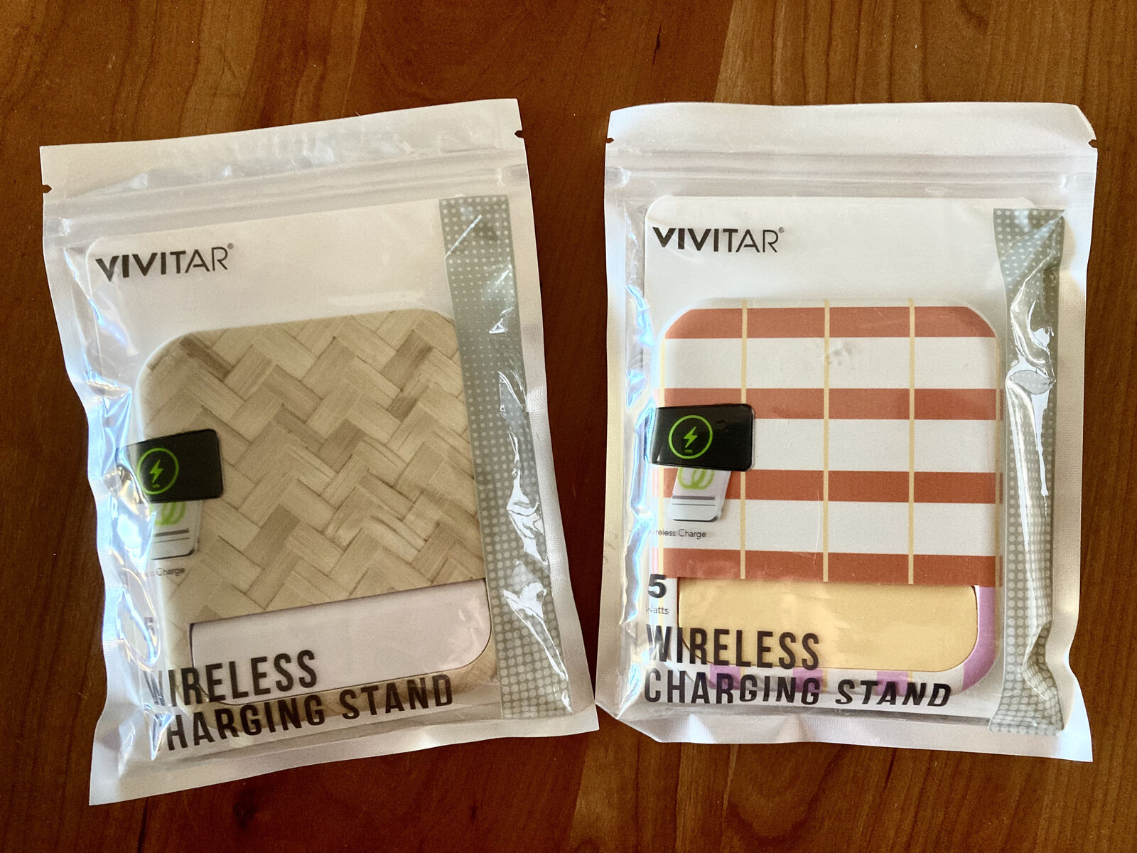 Vivitar Wireless Charging Stand With USB Cable - NEW SEALED