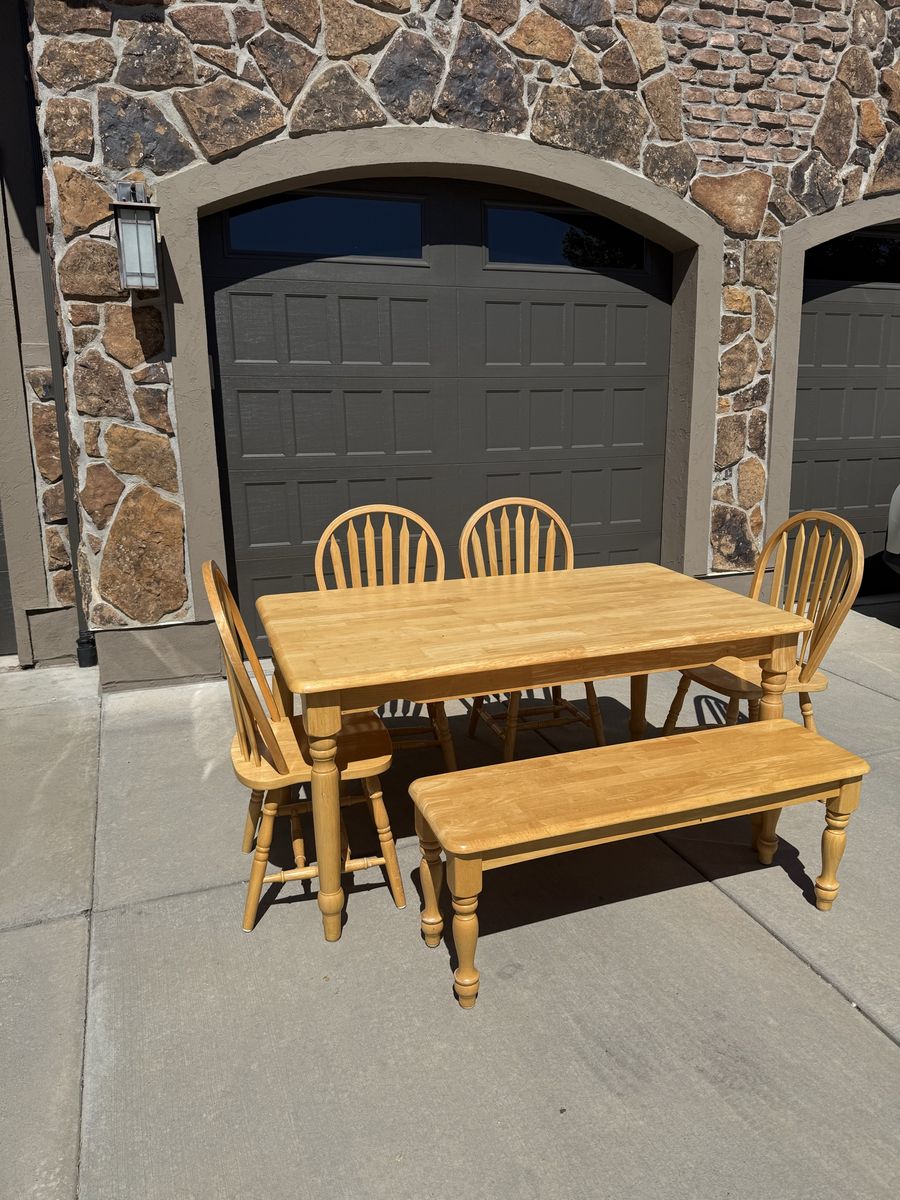 Dining Table Set - FREE DELIVERY