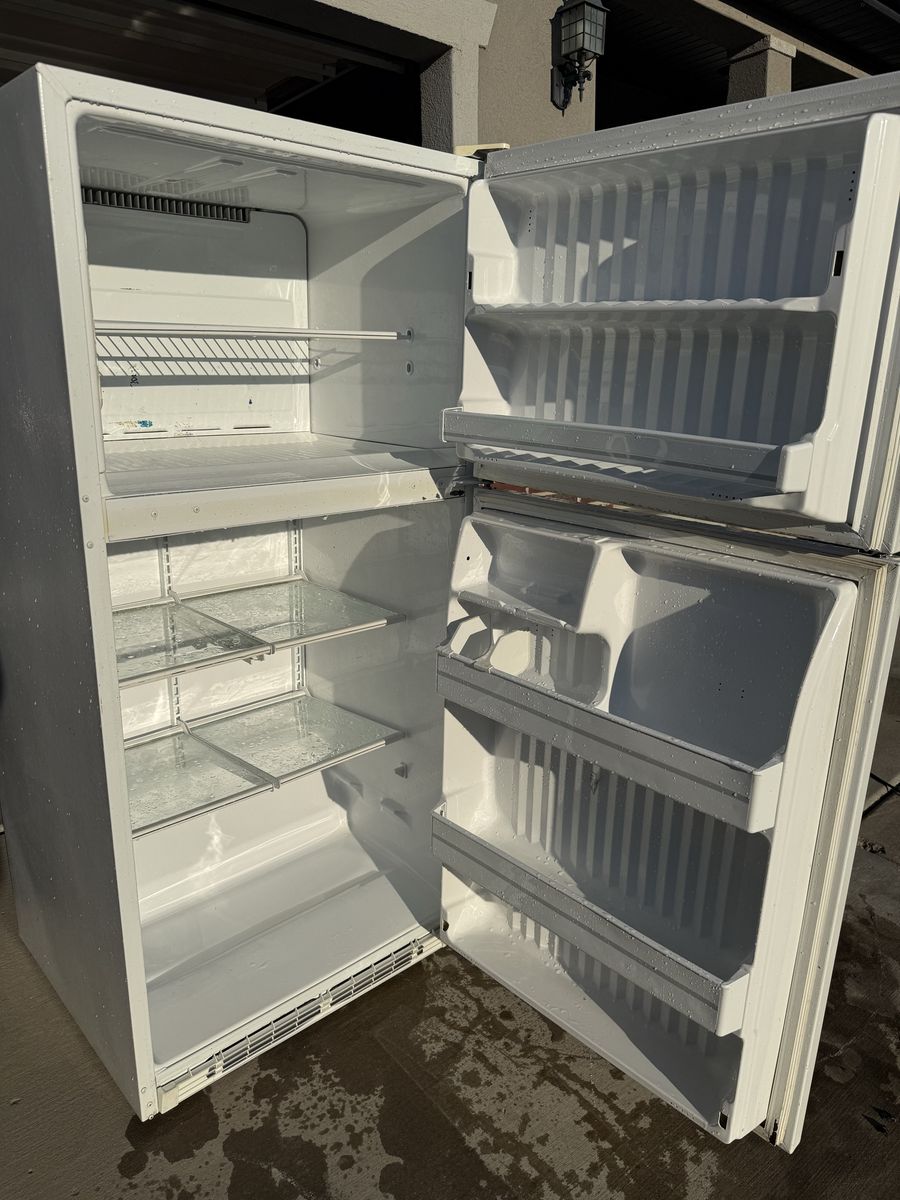 Refrigerator