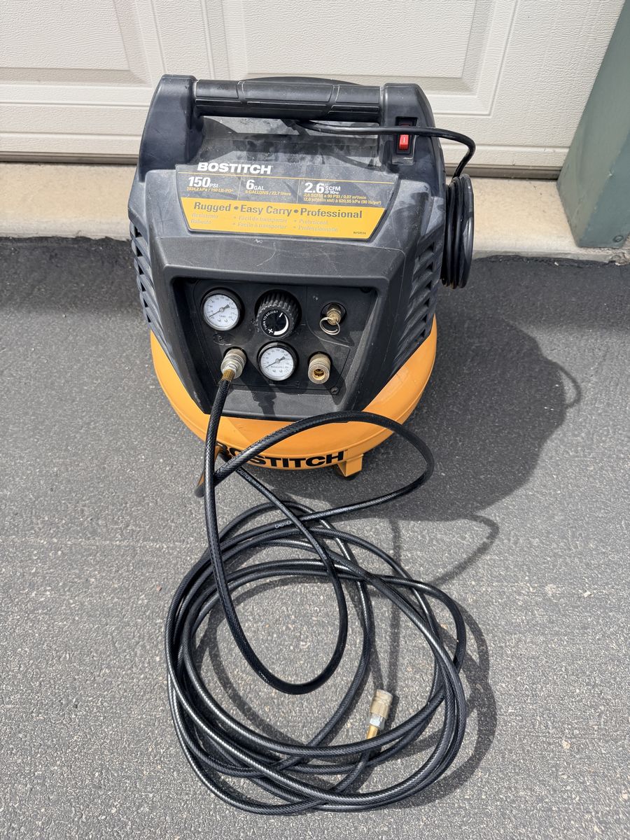 Bostitch 150 PSI 6 Gallon 2.6 SCFM Portable Air Compressor