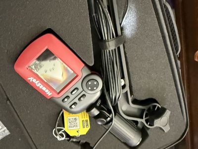 HawkEye FishTrax 1C Portable Color Fish Finder with Mounting Arm & Case