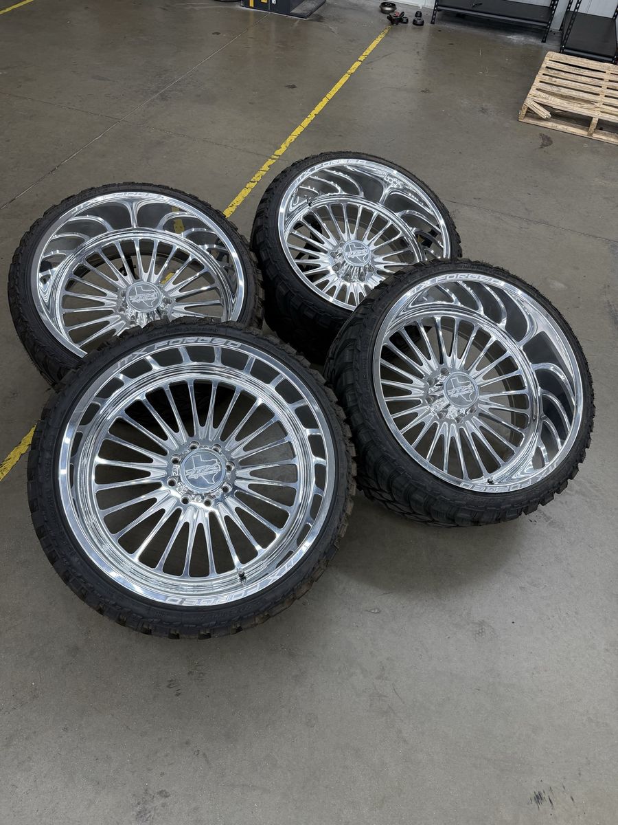 NEW 26x14 jtx forged “scathe”/ 35x13.50r26 amp m/t tires