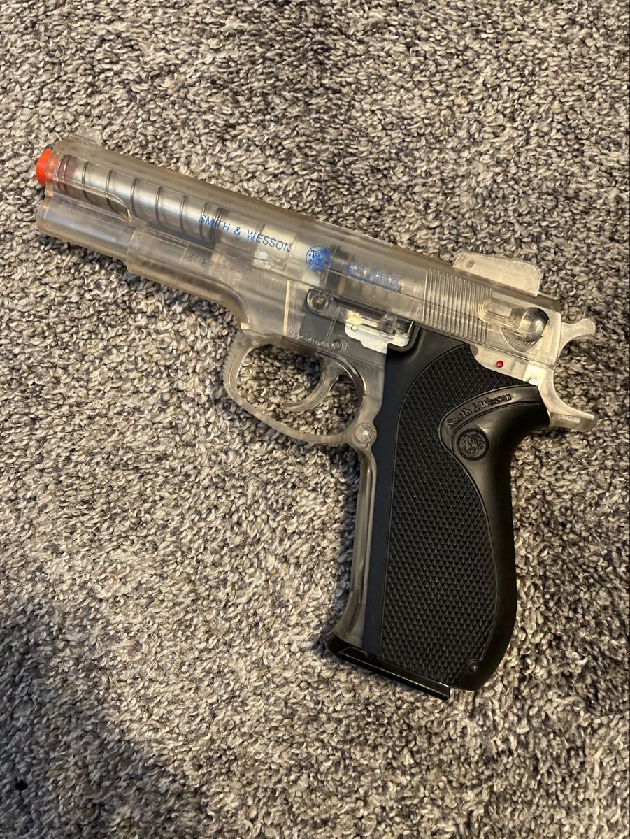 Smith & Wesson 6mm airsoft gun