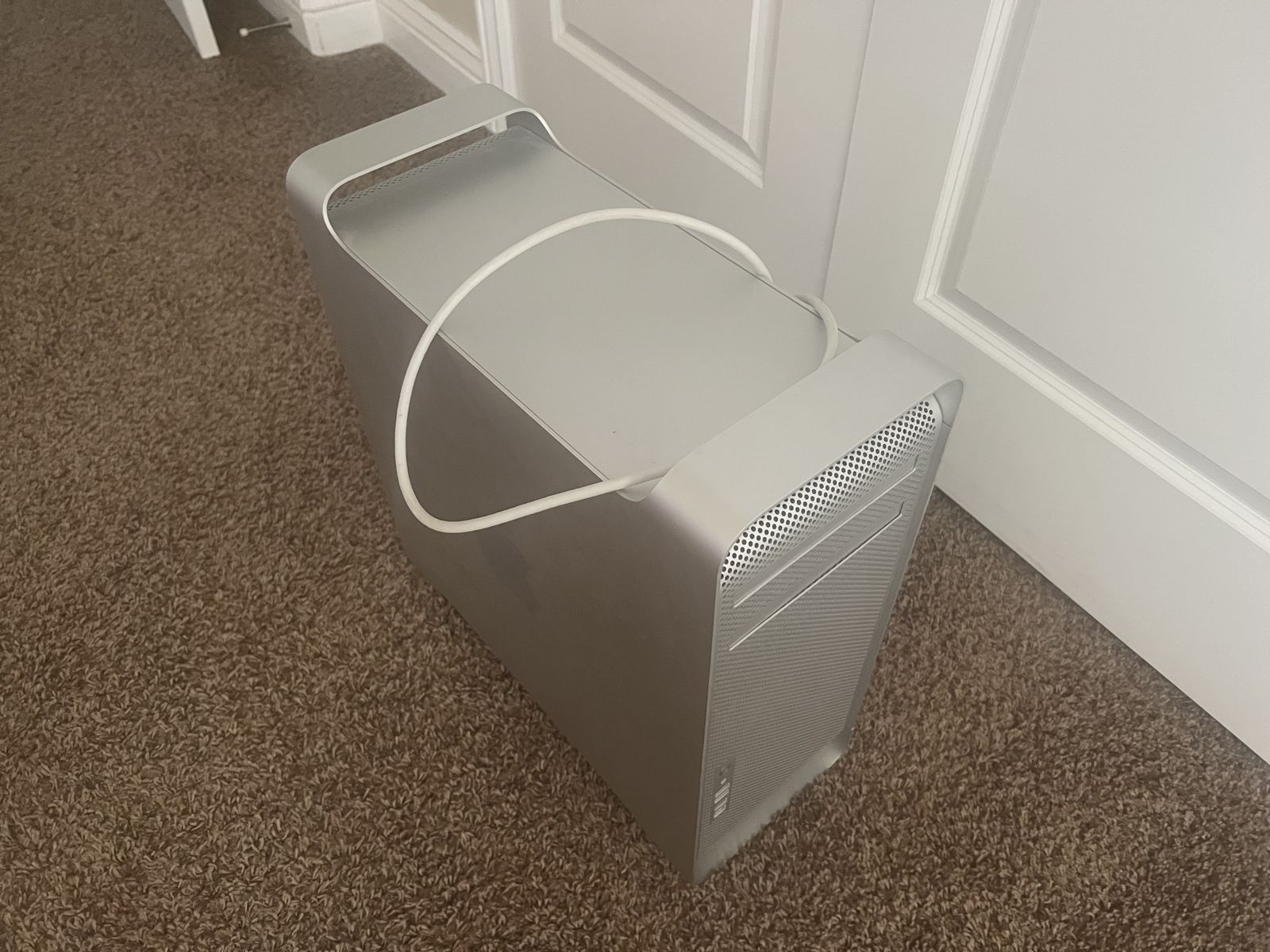 Apple Mac Pro 2006 Computer - 2.1 A1186