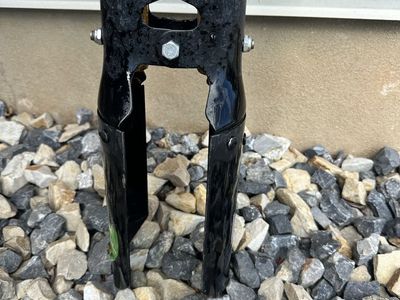 Manual/Clamshell post hole digger