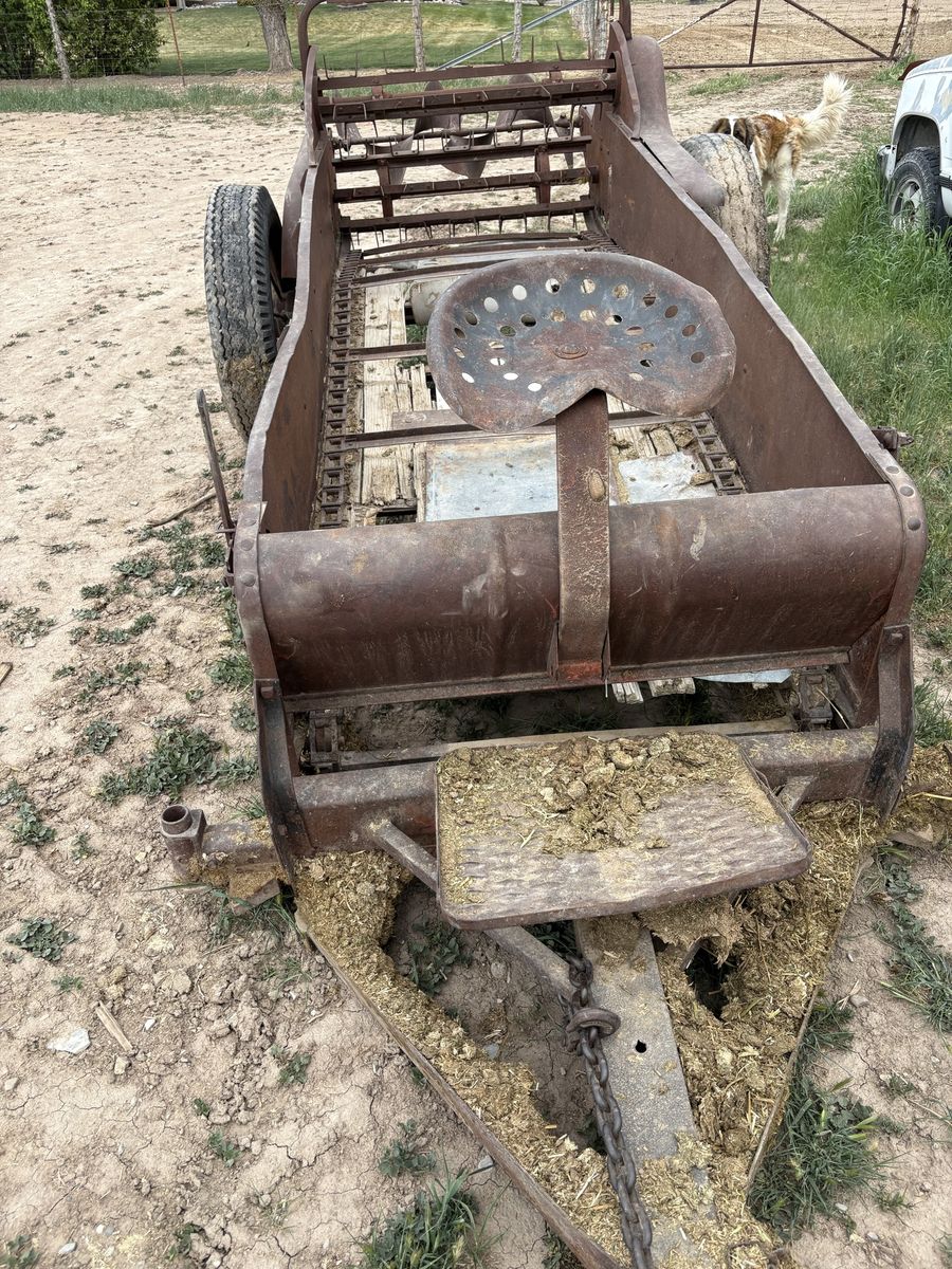 Older manure spreader