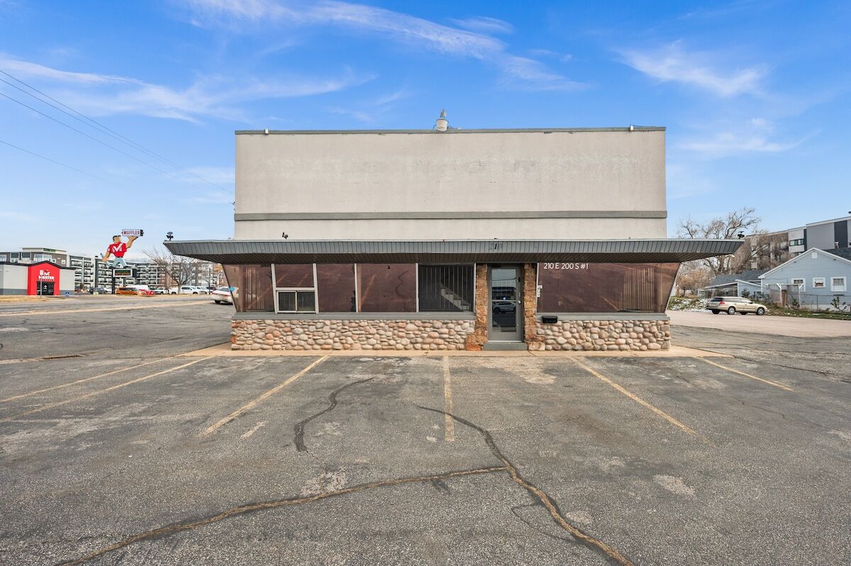 Versatile Shop + Showroom Space in Clearfield!