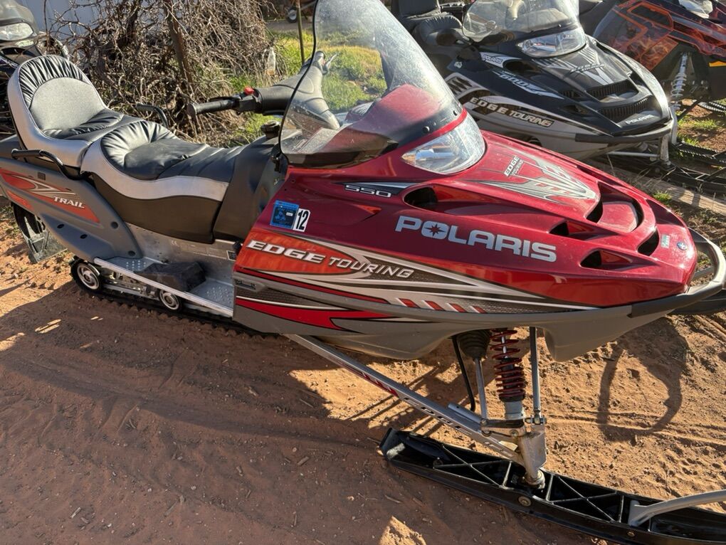 2006 Polaris Edge Touring 550 Snowmobile
