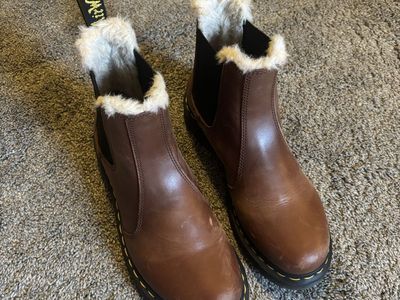 Dr Martens Chelsea Boots - Women’s size 9