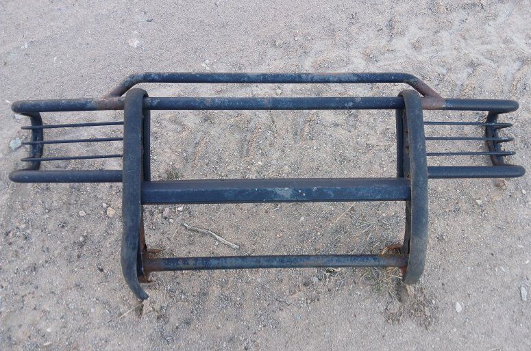 1999-2006 Mitsubishi Montero Grille Brush Guard