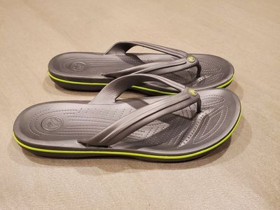 Crocs flip flops men's size 13