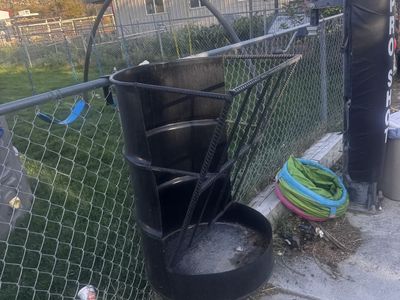 Steel Welded Barrel Horse Feeder