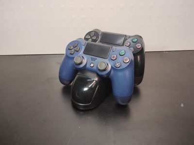 PS4 Controllers With Game Stop Charging Stand
