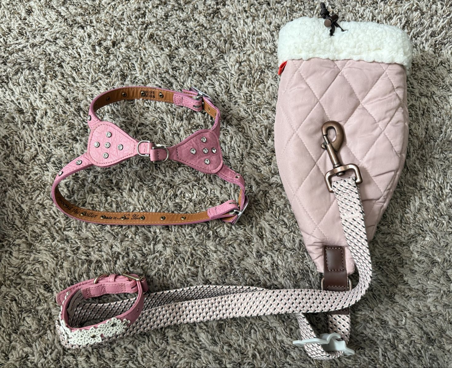 Oscar de la renta pink floral collar leather harne