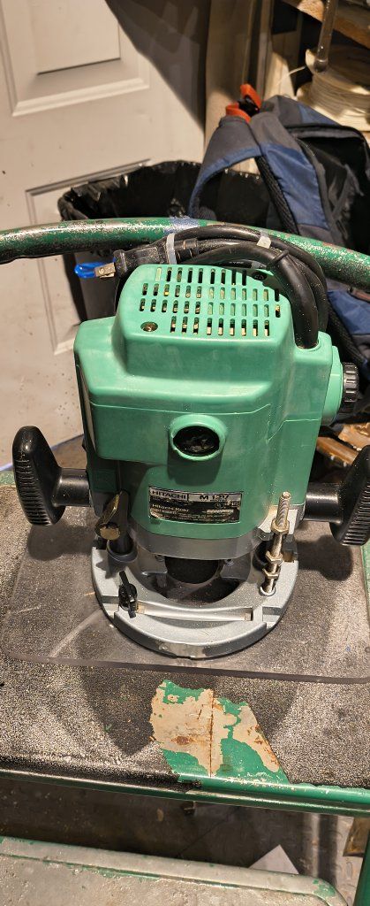 Hitachi M12V 3-1/4 HP Electronic Router - Heavy Duty Woodworking Power Tool