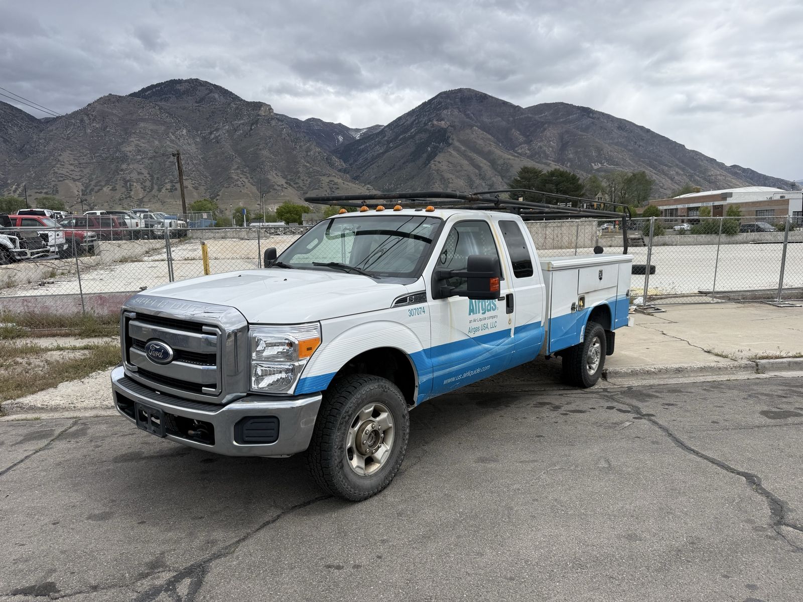 2011 FORD F350 SUPER DUTY XL