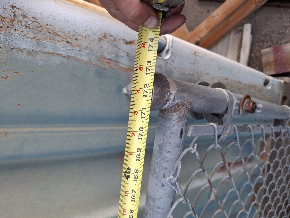 Slide Gate. chainlink