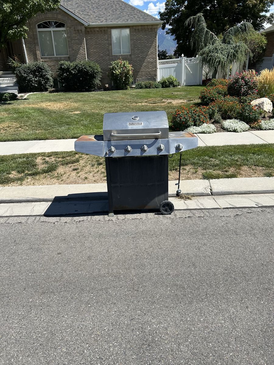 FREE - Working BBQ Grill