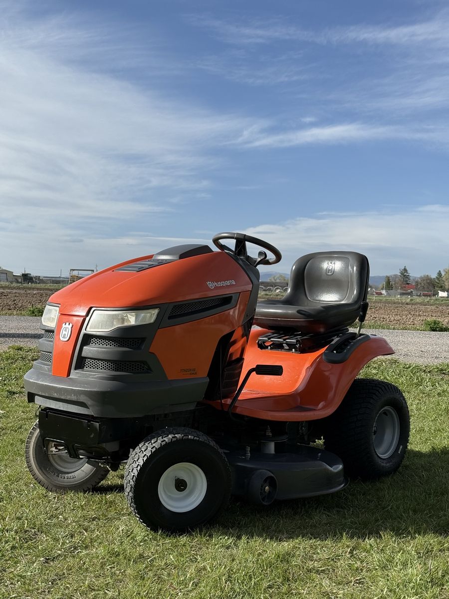 Husqvarna Riding Lawn Mower 20HP Kohler Engine