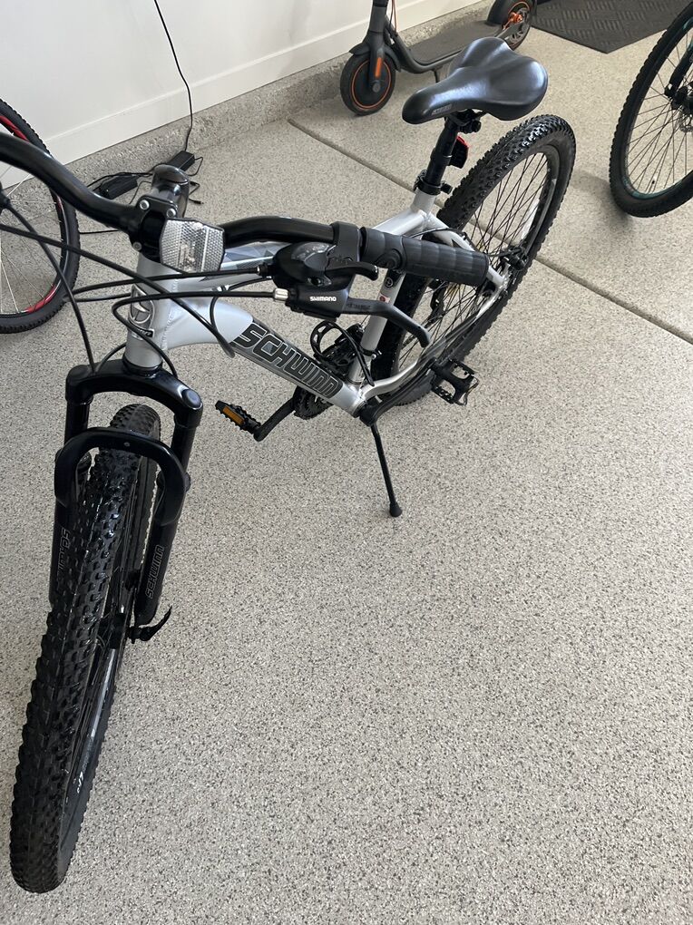 27.5 Mens Schwinn Mountain Bike