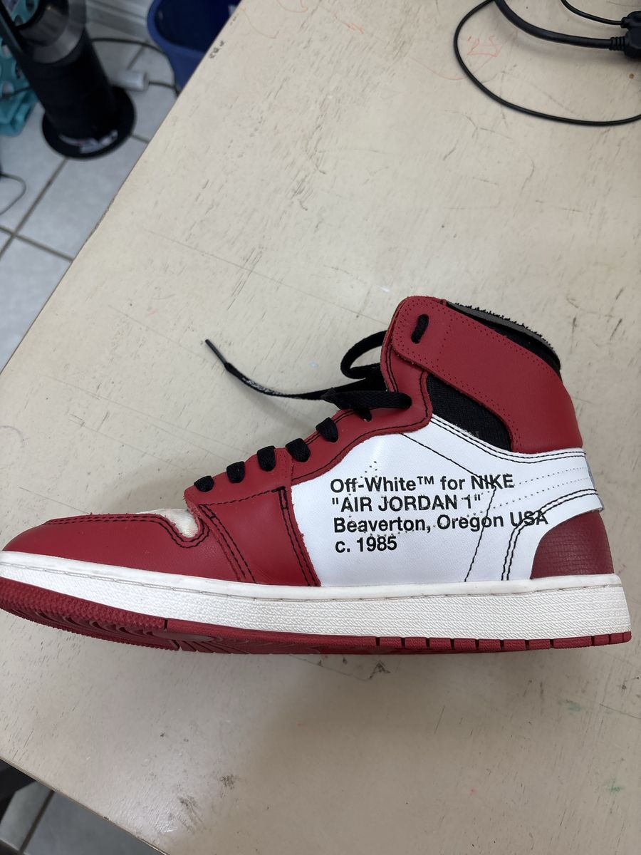 Off-White x Nike Air Jordan 1 Retro High Chicago Sneakers