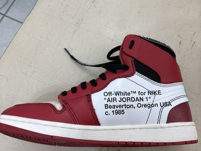 Off-White x Nike Air Jordan 1 Retro High Chicago Sneakers