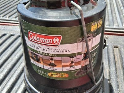 Colman Dual Mantle Lantern Like New!