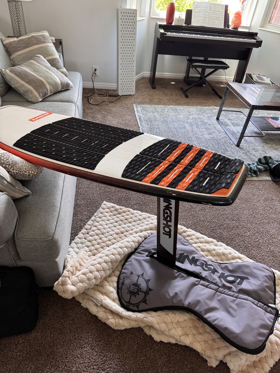 Slingshot wake foil
