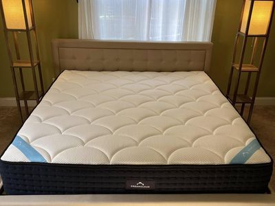 DreamCloud Premier King Mattress- Like New