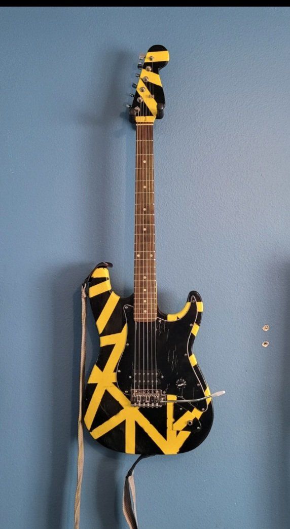 Guitar VH Replica