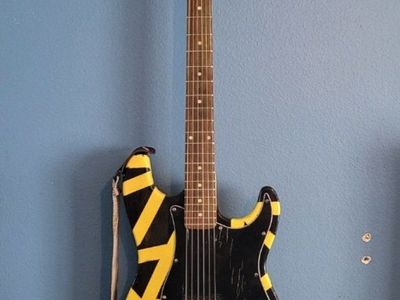Guitar VH Replica