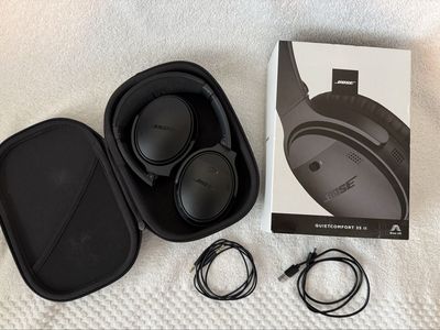 Bose QuiteComfort 35 II Bluetooth Headphones NIB