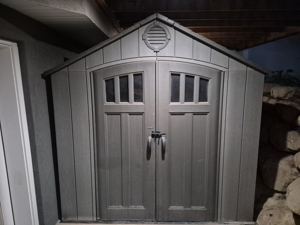 Lifetime Shed with shelves