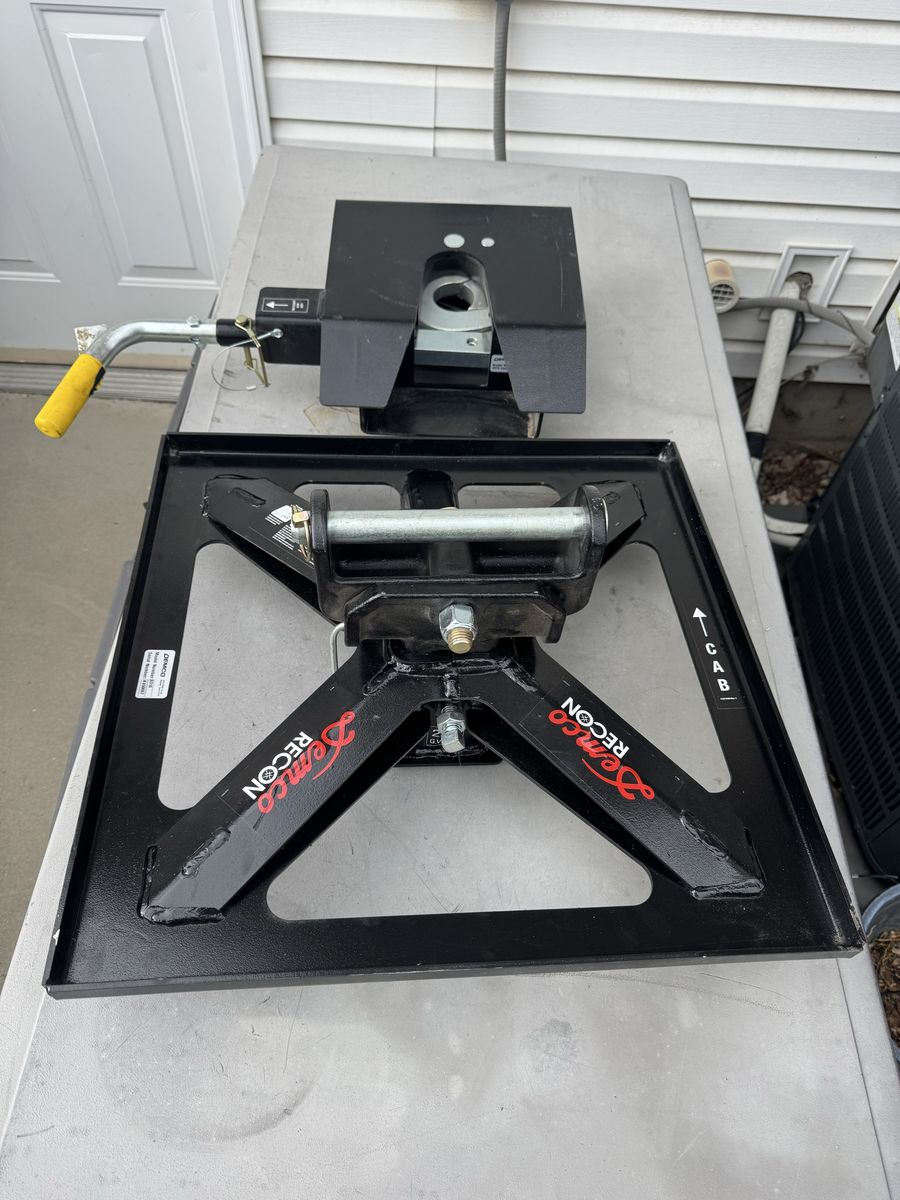 5th Wheel Gooseneck Adapter