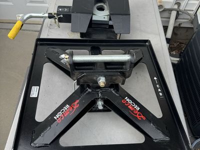 5th Wheel Gooseneck Adapter