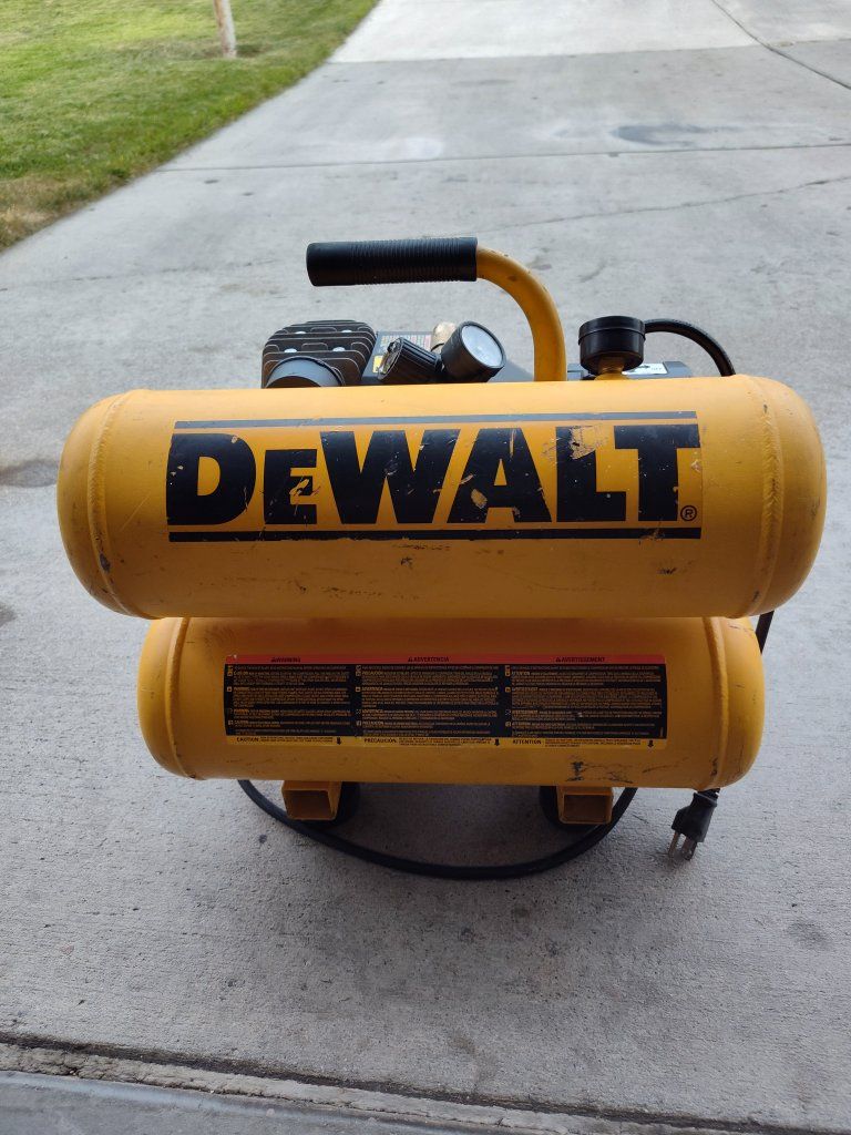 DeWalt 4gal Twin-Stack Air Compressor 