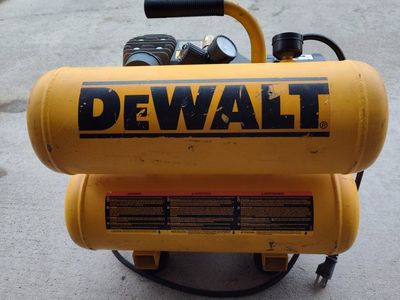 DeWalt 4gal Twin-Stack Air Compressor