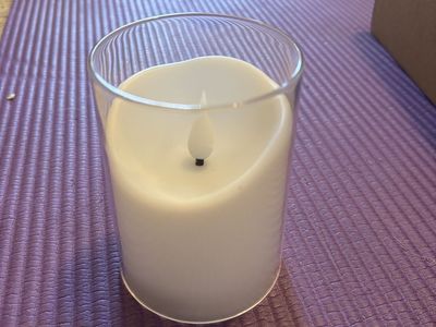 Flameless flickering LED Pillar Candles with remotes - Set of 5, White