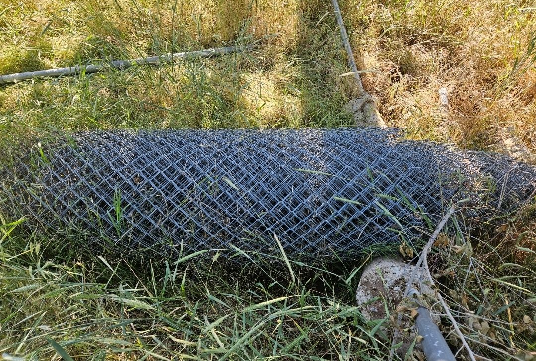 100 Foot Roll 6' Chain Link Fencing w/posts