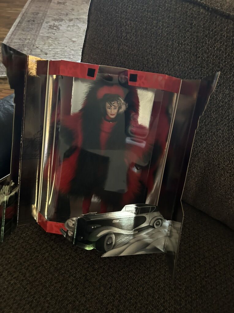 Disney's 101 Dalmatians Cruella De Vil Barbie