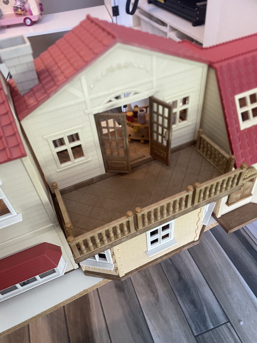 Main image 10
