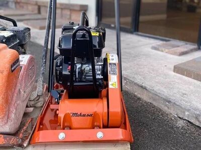 MIKASA MVC82 PLATE COMPACTOR