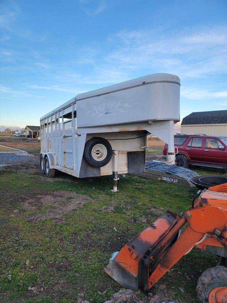 Gooseneck Trails West stock trailer