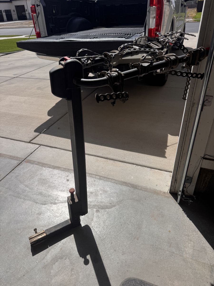 Yakima RidgeBack 5 Bike Hitch Rack (Fits 2" & 1.25" Receivers)