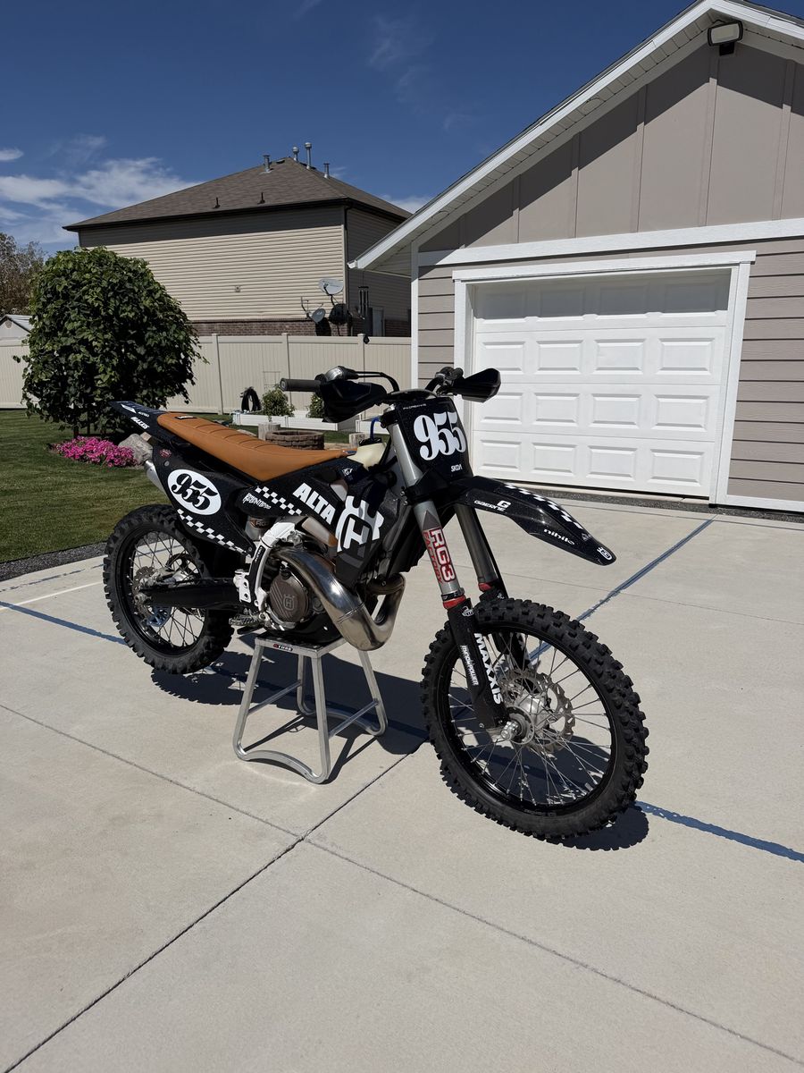 2025 Husqvarna TC300