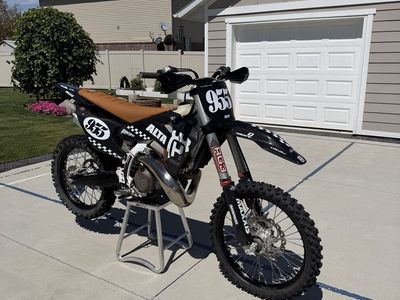 2025 Husqvarna TC300