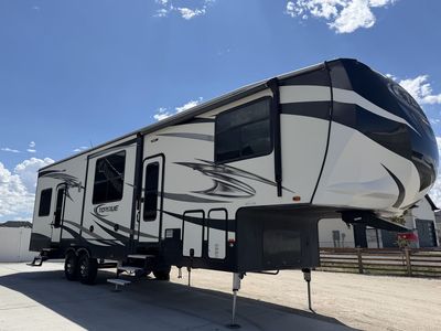 2018 Heartland Torque 345 5th Wheel Toy Hauler