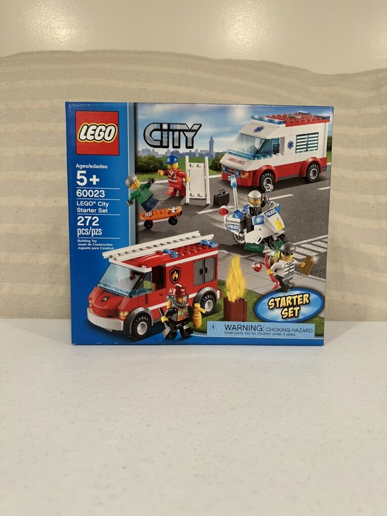 LEGO 2013 city starter set 60023 sealed NIB