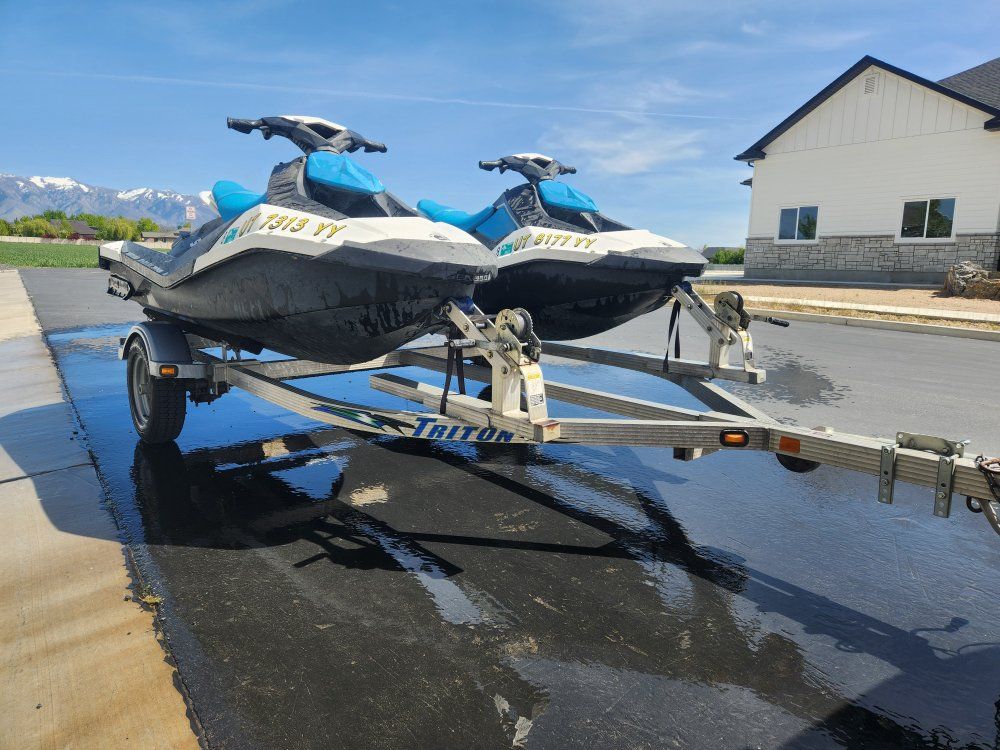 (2) 2018 SEA-DOO SPARKS WITH TRAILER
