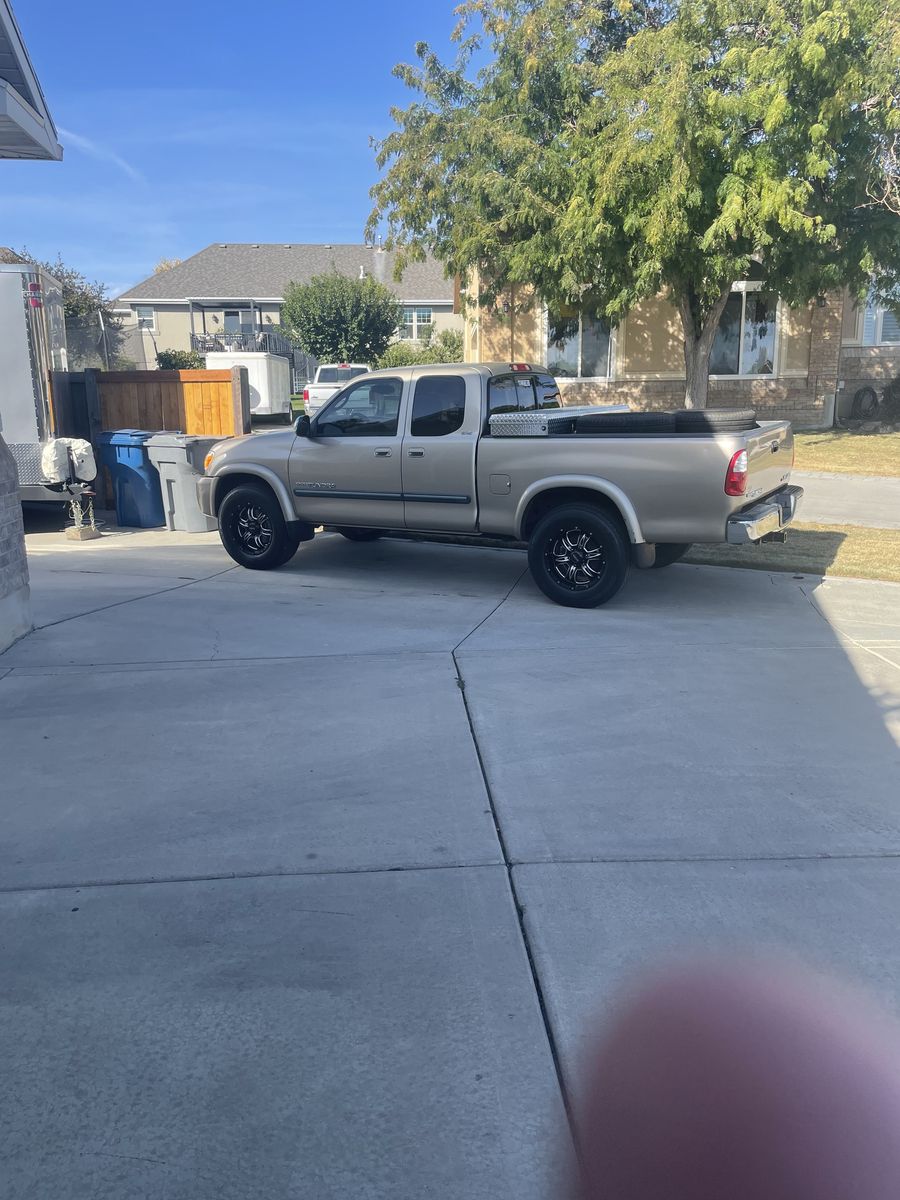 Toyota Rim and Tires 265/70R18